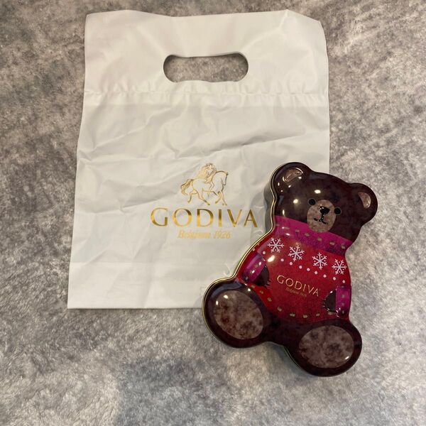 GODIVA ゴディバ 星降る森のクリスマス G キューブ ベア缶 チョコレート