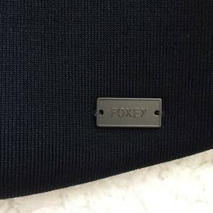 フォクシー foxey【2023年5月DM掲載】ニット セーター 定価 55.000円 ネイビー 紺 ロゴ付き の画像6