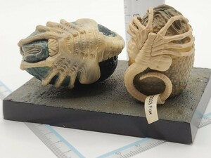 Alien vs Predator ( Alien vs Predator ) key holder & figure egg face Hugger [24e10 inspection ]Figurine geo llama collection 