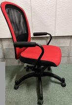 IKEA イケア VILGOT ワークチェア 肘置き付 オフィスチェア 事務椅子 パソコンチェア キャスター 回転 赤 直接引取（東大阪）・配達歓迎_画像2