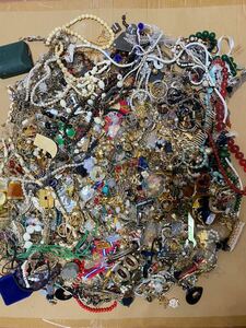  accessory, necklace, ring,... etc. large amount approximately 10kg together sell 