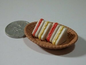 ★F373☆シルバニアファミリー　小物　食べ物　サンドイッチ☆昼食　ランチ　ミニチュア