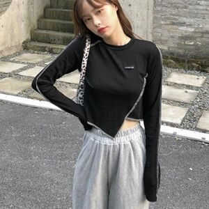 【韓国】 SHEIN シーイン Honeyspot トップステッチ 非対称 クロップド丈 長袖 Tシャツ ロンT ブラック