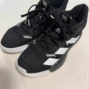 adidas アディダススニーカー　23.5