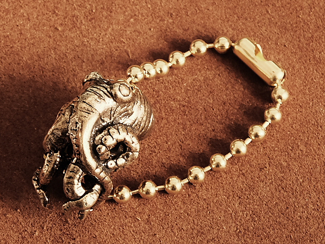 Schlüsselanhänger Oktopus aus Messing (Kugelkette) Oktopus Messing Innenausstattung Schlüsselanhänger Gold Doppelring Warenfigur, Verschiedene Waren, Schlüsselbund, Handgefertigt