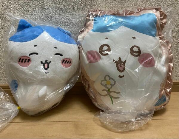 新品 ちいかわ ハチワレ　ギンガムフリルクッション　おしりふりふりBIGぬいぐるみ