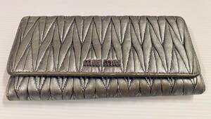 ミュウミュウ マテラッセ 財布 miu Miu 長財布 シルバーグレー 本革 matelasse Leather Women Ladies Wallet & Card Cases Silver Grey 