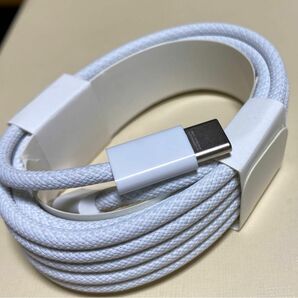 USB-C充電ケーブル（2m）新品 Apple(A2795) model iPhone15 Type-C to Type-C