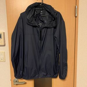 UNIQLOポケッタブルUVカットパーカ （3Dカット） 商品番号：453773 カラー： 69 NAVY サイズ：MEN M