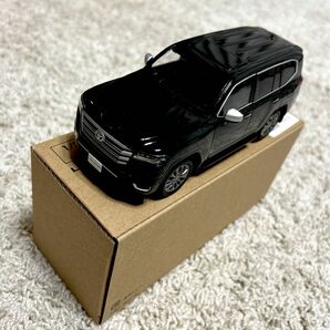 TOYOTA ミニカー ランドクルーザー LAND CRUISER ブラック 1/30