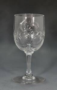 バカラ MAINTENONシリーズの希少なアールヌボー、深い彫刻カットの曲線が美しいグラス１点