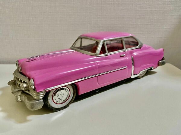 キャデラック Cadillac ミニカー MF330 TYPE1950 ピンク　ブリキのおもちゃ