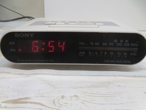 ★SONY ICF-C242 デジタルクロックラジオ 目覚まし時計 ソニー 電池付き 動作品 94796★！！_画像1
