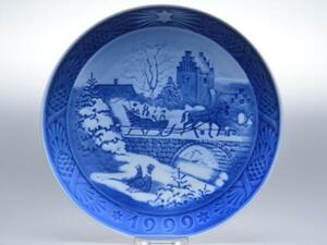 【ロイヤルコペンハーゲン】イヤープレート(直径:18cm) CHRISTMAS PLATE 1999年 平成11年 ソリに乗って デンマーク 新品