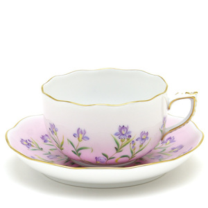 Art hand Auction Herend Teacup & Saucer Iris on Pink Hand Painted Porcelain Western Tableware Tea Cup Tableware Made in Hungary Brand New Herend, Tea utensils, Cup and saucer, Tea cup