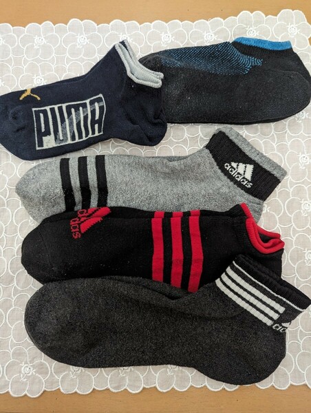 サイズ24・25・26・27☆ボーイズ☆adidasアディダス・pumaプーマ☆スニーカーソックス☆くるぶし☆黒・グレー☆送料込み