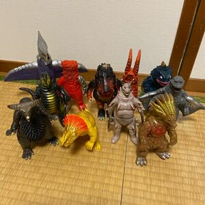 ８０年代当時物バンダイ製・怪獣ソフビセット