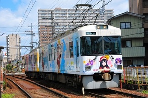 デジ画像２コマ　京阪の軌道線　７００形ラッピング「響けユーフォニアム 2023」