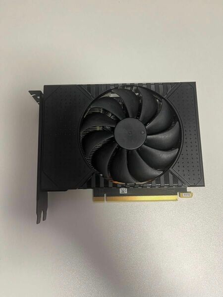 RTX3050 補助電源有