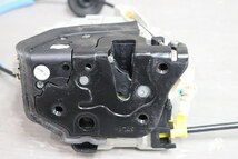 アウディ A4 クワトロ 2.0 TFSI 右ハンドル Audi 前期(8KCDNF 8K) 純正 左 フロント ドアロック アクチュエーター 8J2 837 015 C p047176_画像4