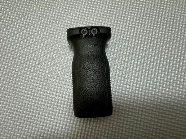 実物　Magpul マグプル　RVG グリップ