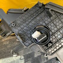 トヨタ　プラド　右ヘッドライトユニット　型式3DA-GDJ150W 部品番号81145-60S20_画像10