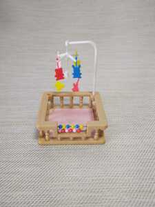 中古品◆シルバニアファミリー　赤ちゃん家具【サークルセット　正方形】◆元箱無