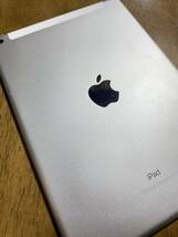 送料無料 docomo Apple iPad 第5世代 32GB シルバー 中古 本体 白ロム SIMフリー 訳あり品_画像6