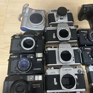 大量33台フィルムカメラ まとめ売り Canon PENTAX MINOLTA Nikon OLYMPUS YASHICA ESPIO KONICA RICOH Autoboy μ c35 pen ee eos gs ccの画像2