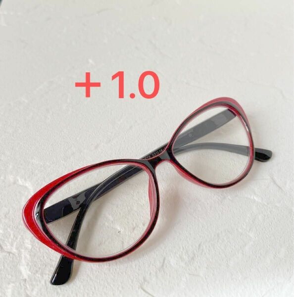 【新品　未使用】老眼鏡　＋1.0 キャッツアイ　シニアグラス　ブラック×レッド