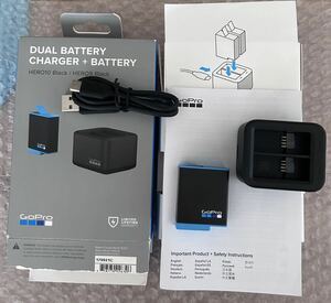 GoPro DUAL BATTERY CHARGER + BATTERY とバッテリーカバー