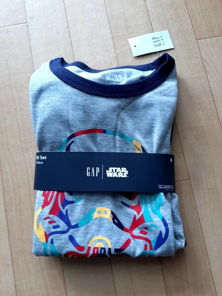 【新品　タグ付き】スター・ウォーズ　STAR WARS　GAP　ギャップ　パジャマ　寝間着　120㎝　上下セット　半袖　半ズボン