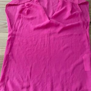 送料込み!ZARA BASIC ブラウス ショッキングピンク USA Sサイズ ザラベイシック ノースリーブ トップス