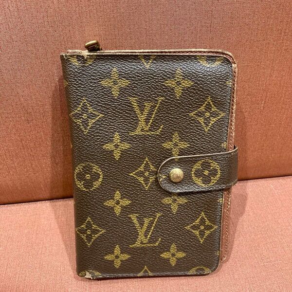 LOUIS VUITTON ルイヴィトン モノグラム 財布 二つ折り財布 ポルトパピエジップ 小物 レディース メンズ アイテム