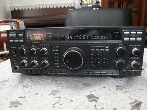 YAESU FT1011