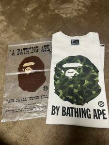 A BATHING APE 　エイプ 迷彩　カモ柄　グリーン系カモ　定番 Tシャツ　サイズ M ジップ袋付き