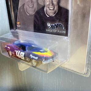 ホットウィール Hot Wheels Hall of Fame Legends Dan Gurney Plymouth AAR Cudaの画像2