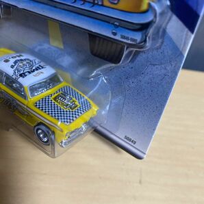 ホットウィール Hot Wheels Times Square Taxi Rods Shoe Box 2台セットの画像6