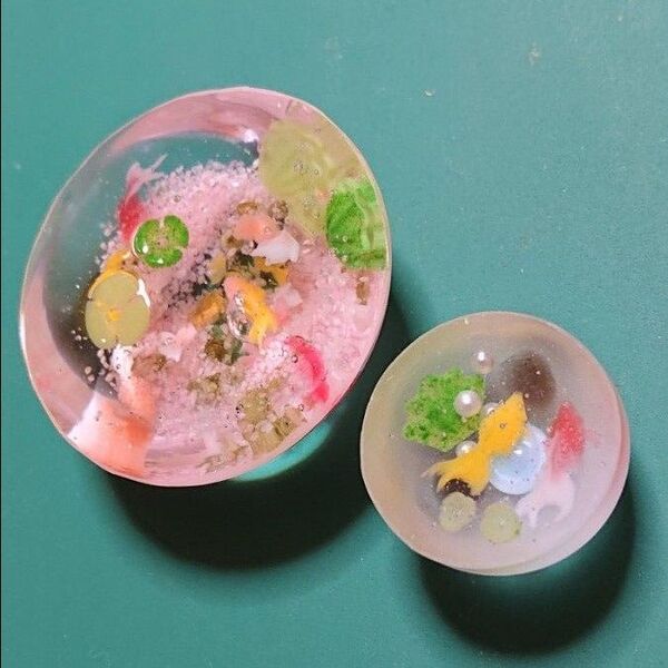 290《ゆらゆら金魚鉢》 2個 おもしろグッズ 置き飾り レジン ハンドメイド 金魚 小物