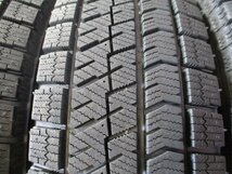 R502 スタッドレス 中古タイヤ 2022年製 185/70R14 深溝 冬4本価格！BS VRX2 法人宛/営業所止め送料無料 カローラ ノート_画像4