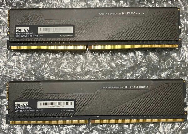 KLEVV BOLT X KD48GU880-32A160U DDR4-3200