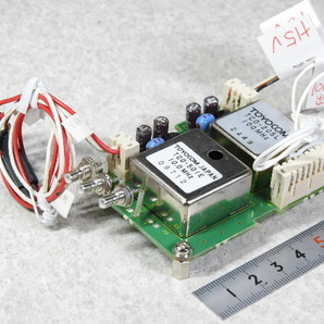 【HPマイクロ波】TOYOCOM TCO-501E/10MHz TCXO(+5V) ＆ TCO-205L/100MHz VC-TCXO(+12V) 搭載基板(REG付) 動作簡易確認済 現状渡ジャンク品の画像1