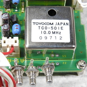 【HPマイクロ波】TOYOCOM TCO-501E/10MHz TCXO(+5V) ＆ TCO-205L/100MHz VC-TCXO(+12V) 搭載基板(REG付) 動作簡易確認済 現状渡ジャンク品の画像4