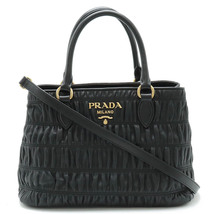 PRADA プラダ ハンドバッグ 2WAY ショルダーバッグ 斜め掛け ギャザー レザー NERO 黒 ブラック ゴールド金具_画像1