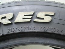 215-60R17 109/107R 9分山 トーヨーH30 2023年製 ホワイトレター 中古タイヤ【2本】送料無料(M17-6870）_画像5