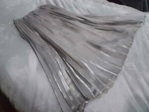  spring summer 2.3 times have on beautiful goods GU GU silver gray chu-ru pleat processing maxi height flared skirt M outside fixed form 350 jpy shipping including in a package OK