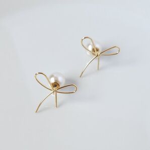 【34】ワイヤーリボンピアス リボンピアス パールキャッチ