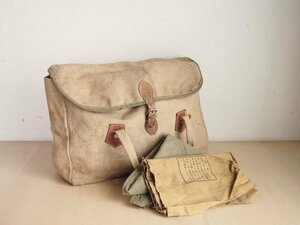  old Japan army aviation medical care . bag gauze & triangle width go in aviation . hygienic supplies army equipment goods triangle width gauze H33