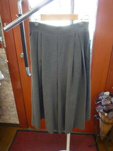 [0522-5]CAPRICIEUX LEMAGE gray short . pants size 36