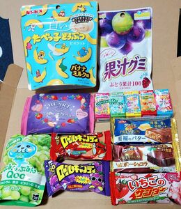 No.14お菓子詰め合わせ10点セット◆◆◆フォローでプレゼント・ご好評につき緩衝材の代わりに小さめのお菓子たくさん詰めます◆◆◆